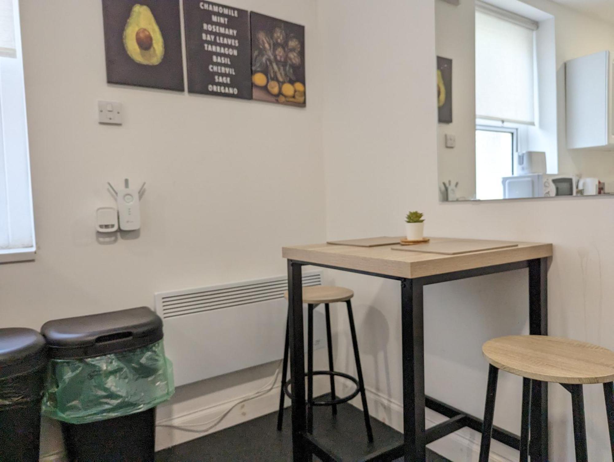 Serene 1 Bedroom Flat In Roath カーディフ エクステリア 写真