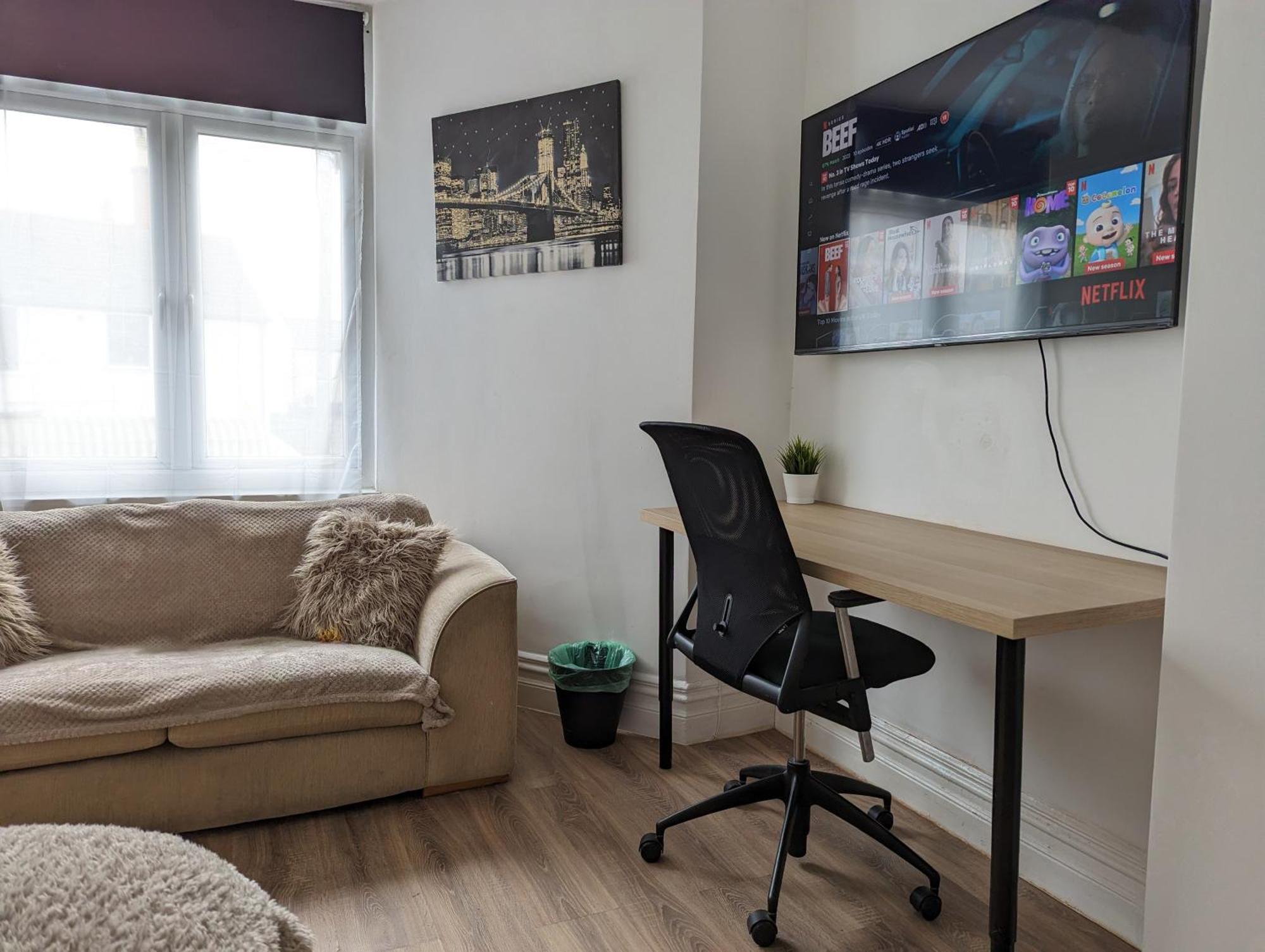 Serene 1 Bedroom Flat In Roath カーディフ エクステリア 写真
