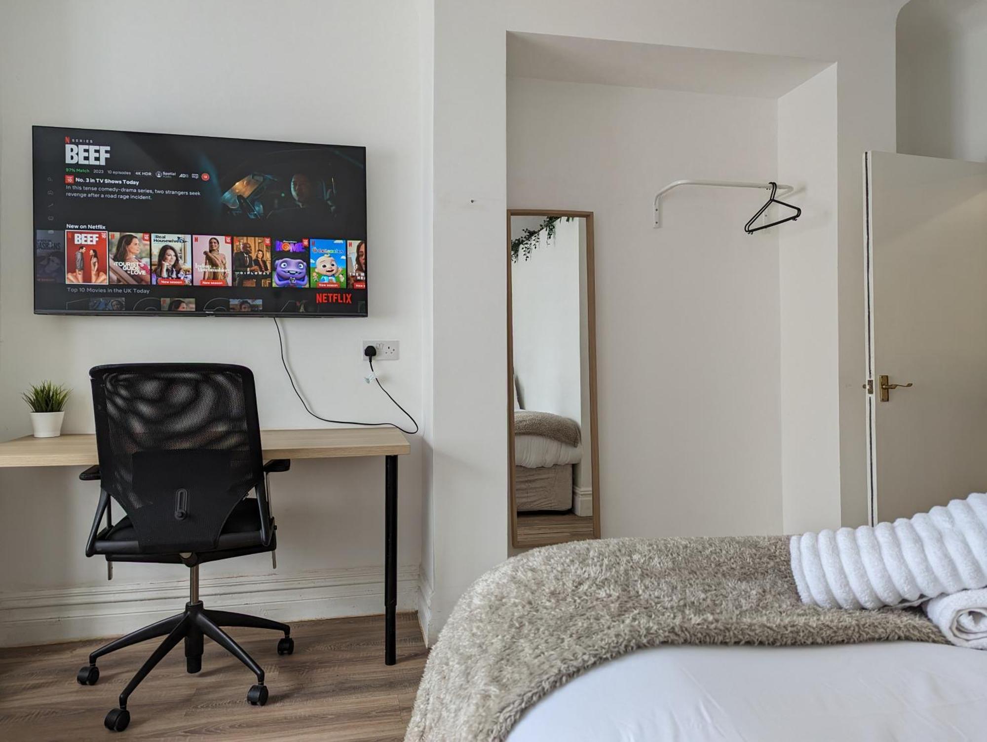 Serene 1 Bedroom Flat In Roath カーディフ エクステリア 写真