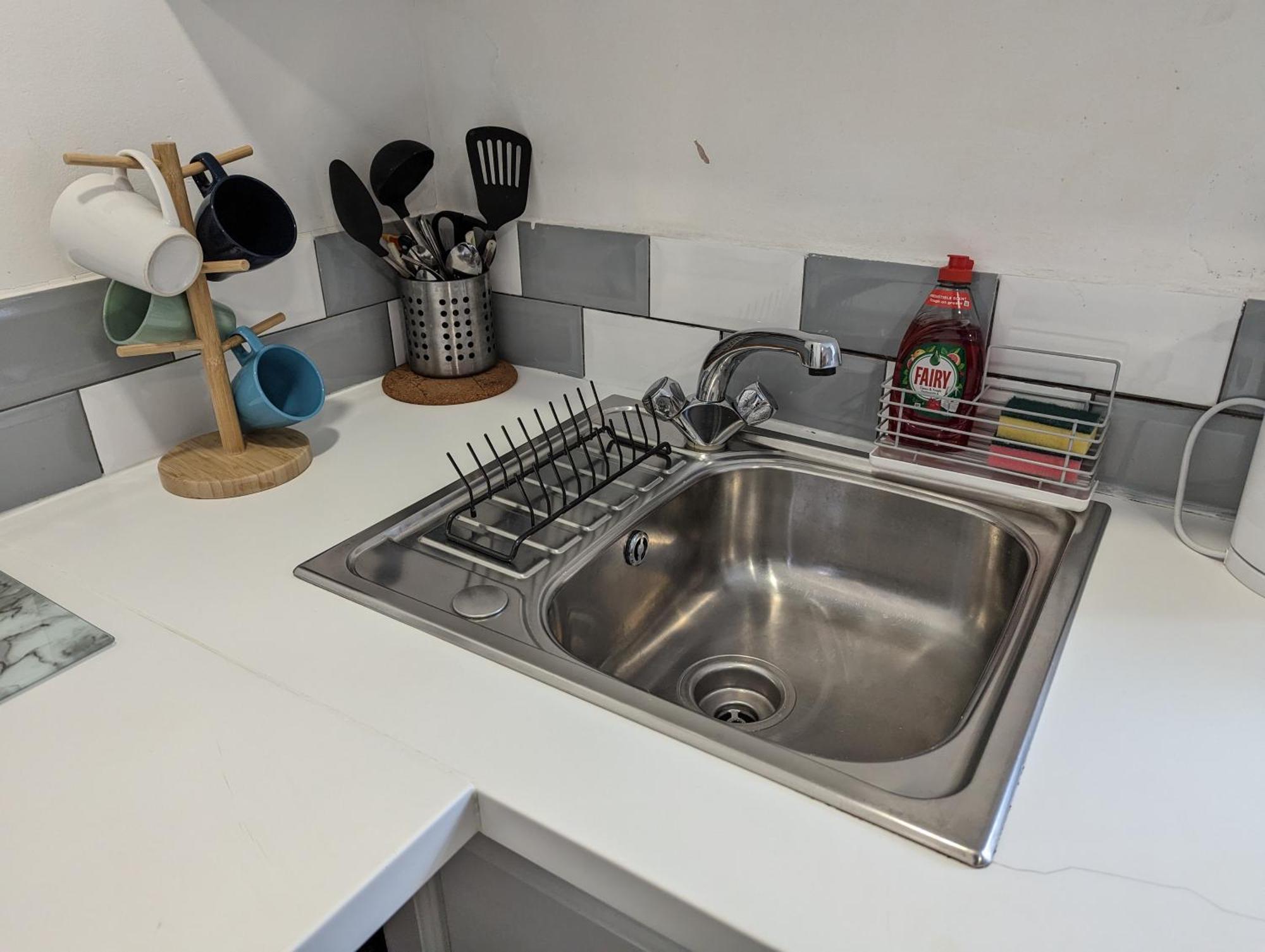 Serene 1 Bedroom Flat In Roath カーディフ エクステリア 写真