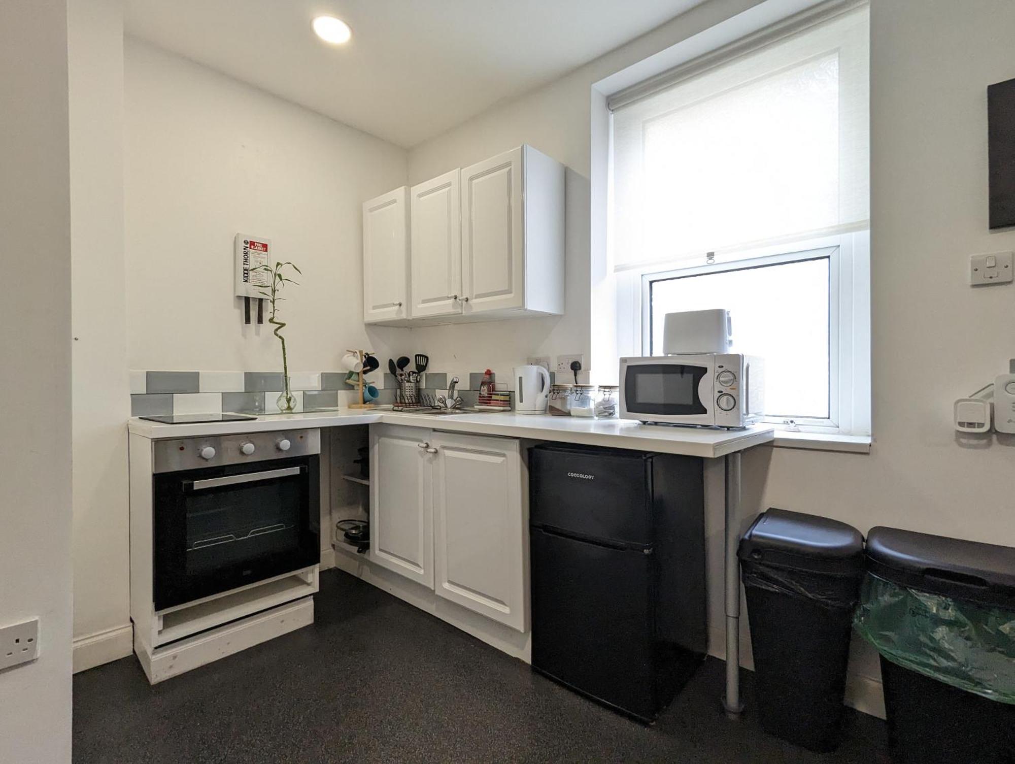 Serene 1 Bedroom Flat In Roath カーディフ エクステリア 写真