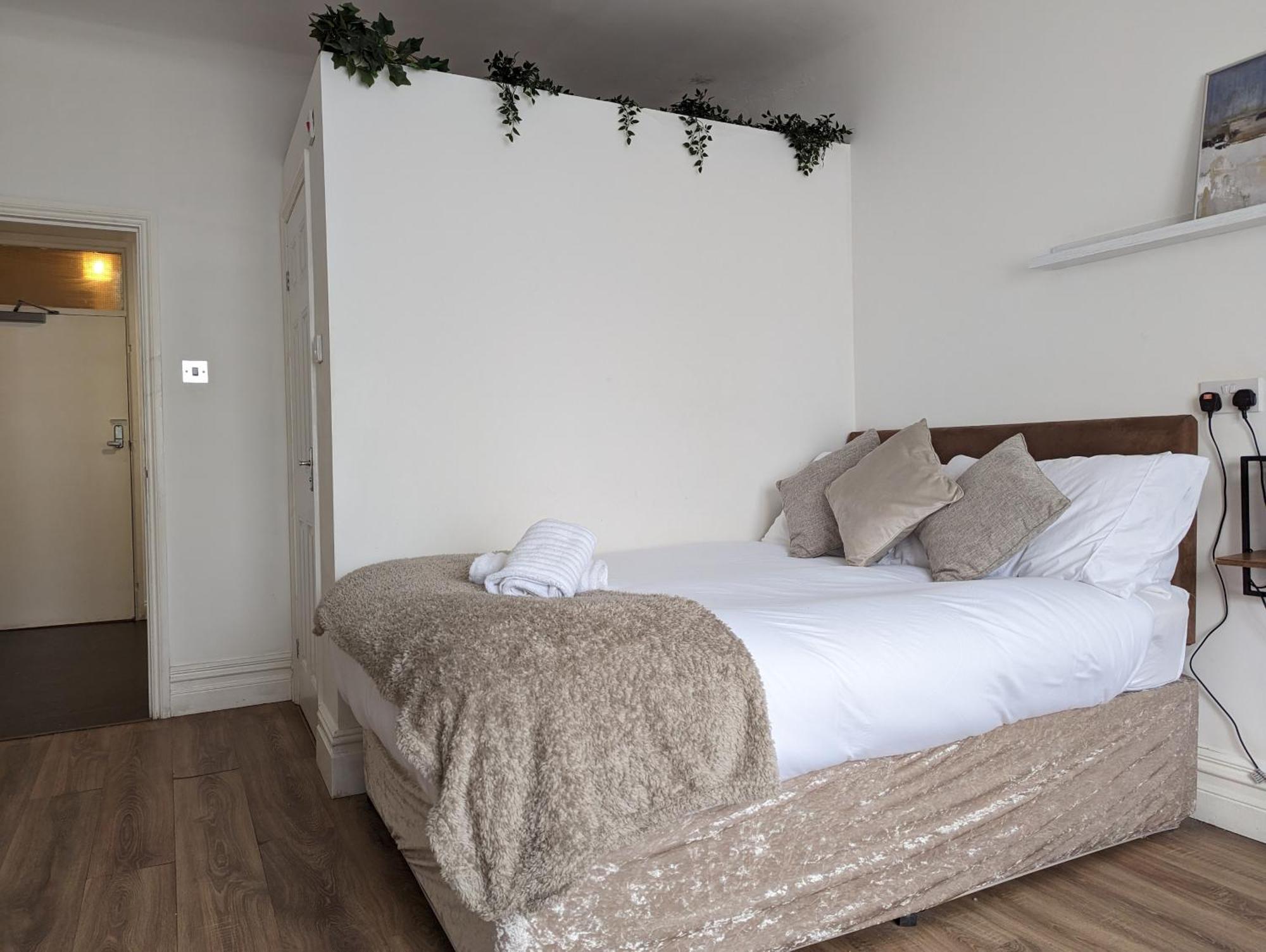 Serene 1 Bedroom Flat In Roath カーディフ エクステリア 写真